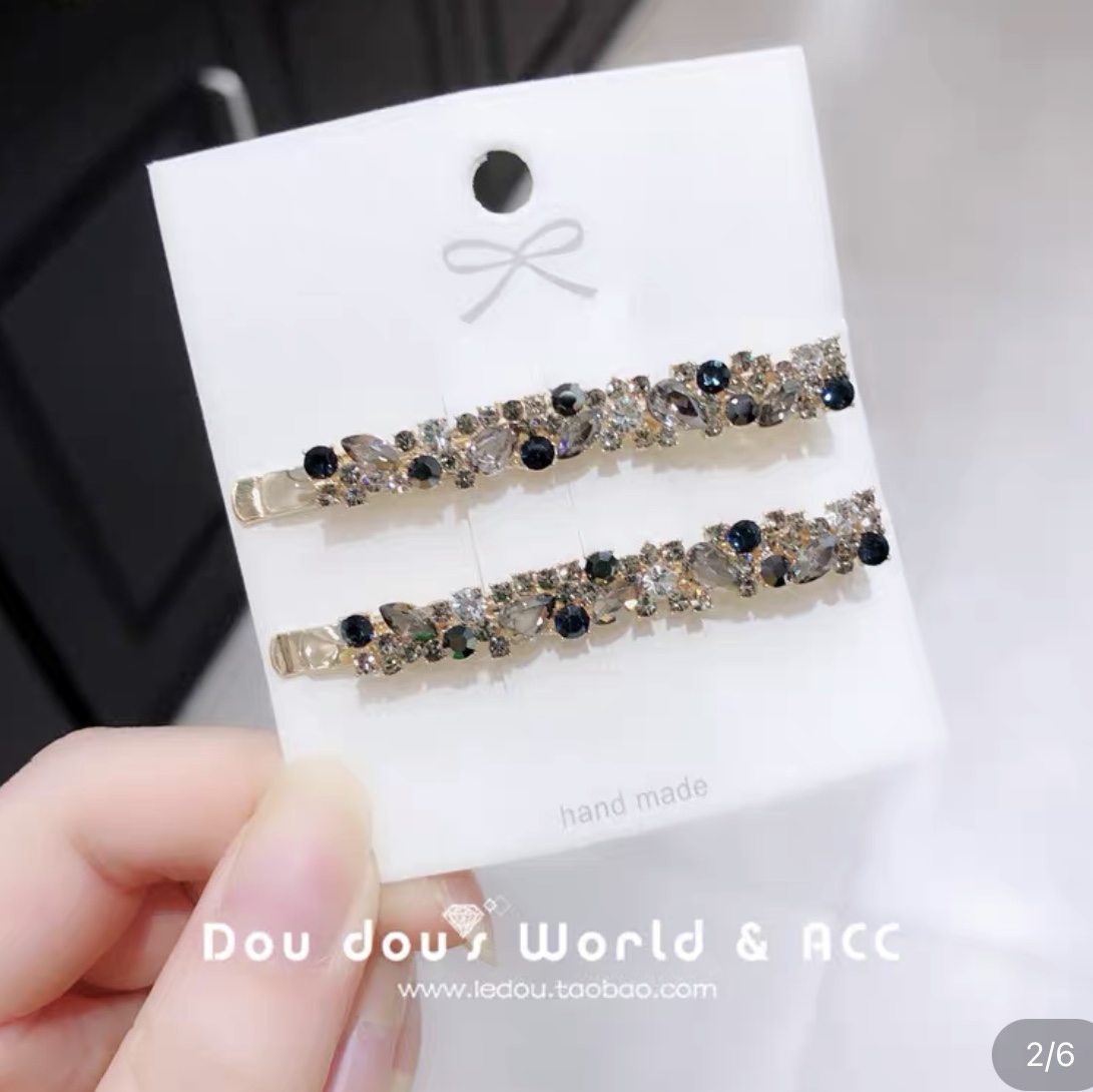 Black and white crystal clip