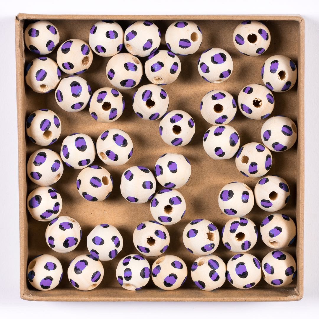 16mm holwood printed leopard print bead earrings and bracelet accessory detail image 5