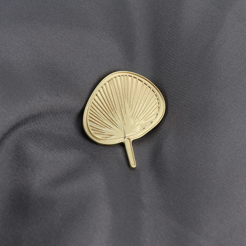 Designer's works: palm-leaf fan brooches, fan corsages, clothing accessories, brooches and ornaments Item Picture