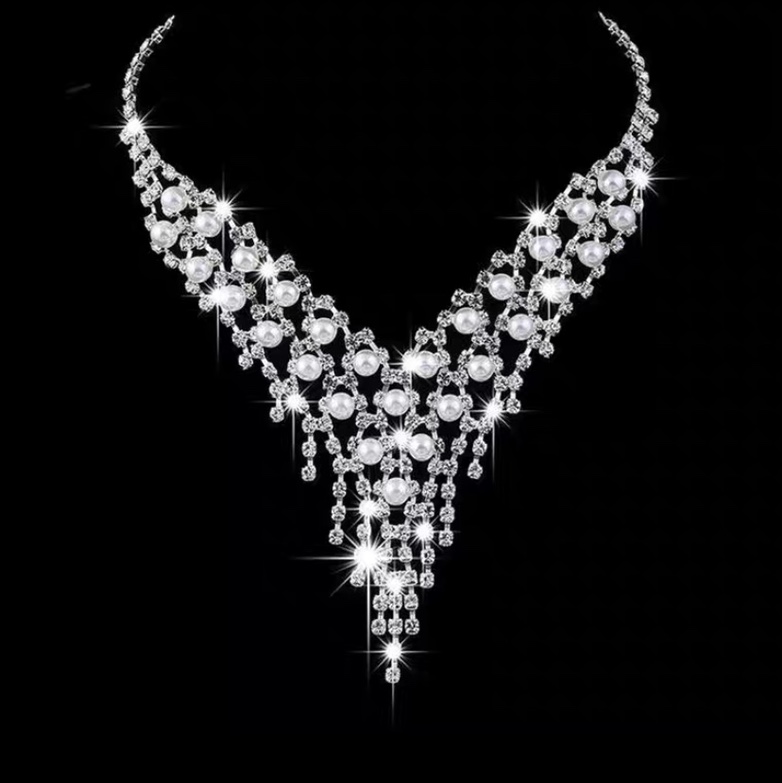 Necklace 042 pearls