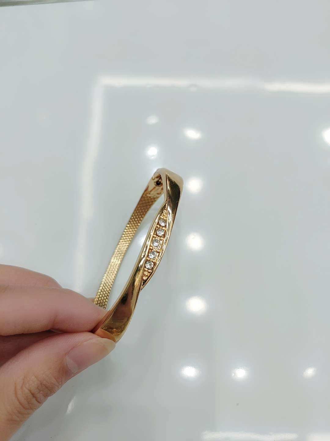 Simple European fashion twisted face open women's bracelet Street style trendsetter hip-hop alloy wide bracelet accessory diamond sparkle diamond details Picture