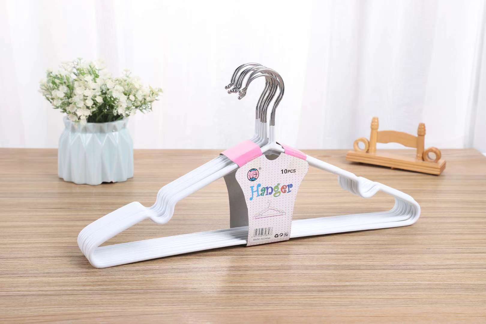 厂家直销经济型实用型浸塑衣架铁衣架 0688产品图