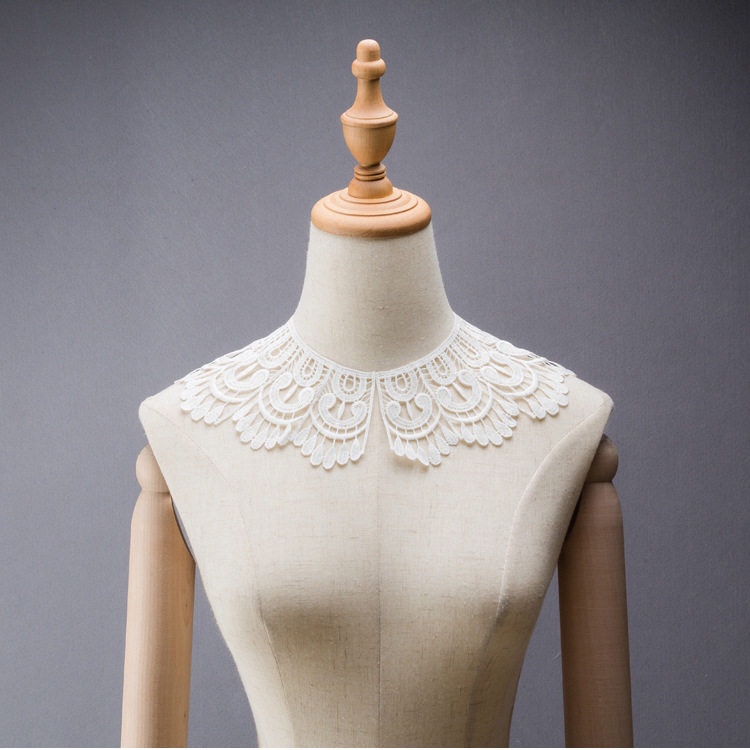 Korean version of the new vintage fake collar clothing accessories soft gem lace collar