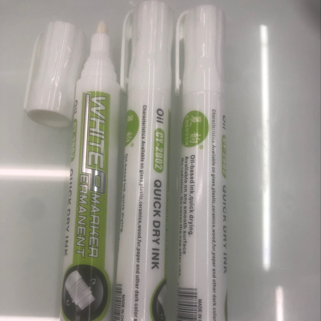 2902 White marker pen details Picture