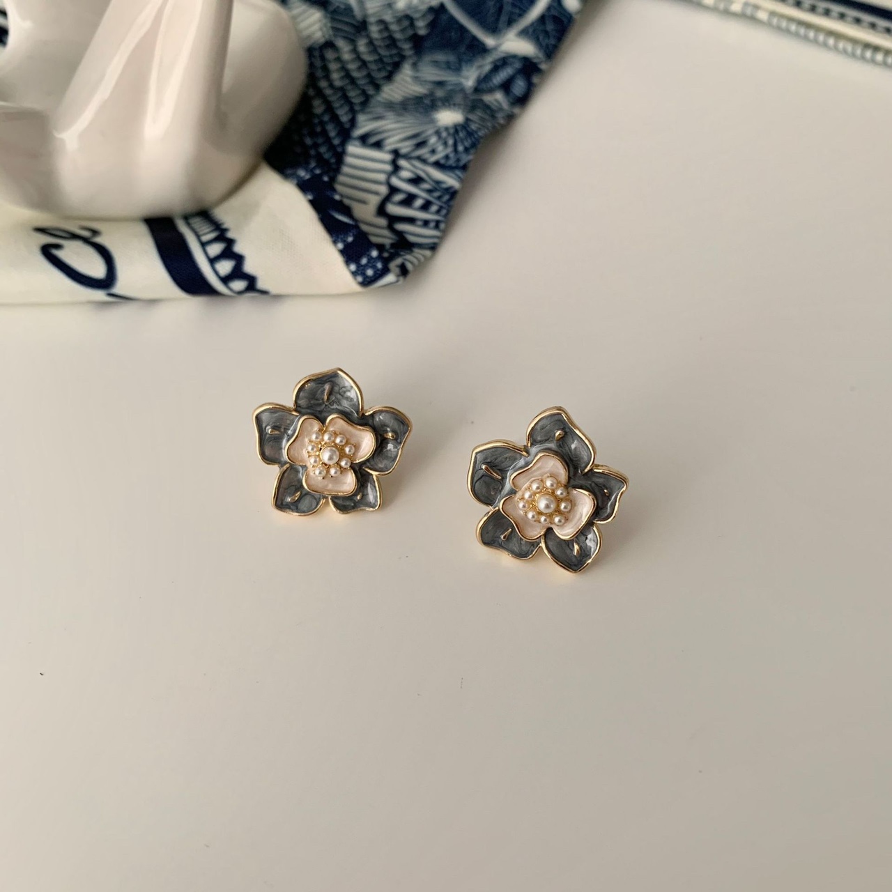 新款法式花朵滴油珍珠耳钉简约气质耳环 女耳饰