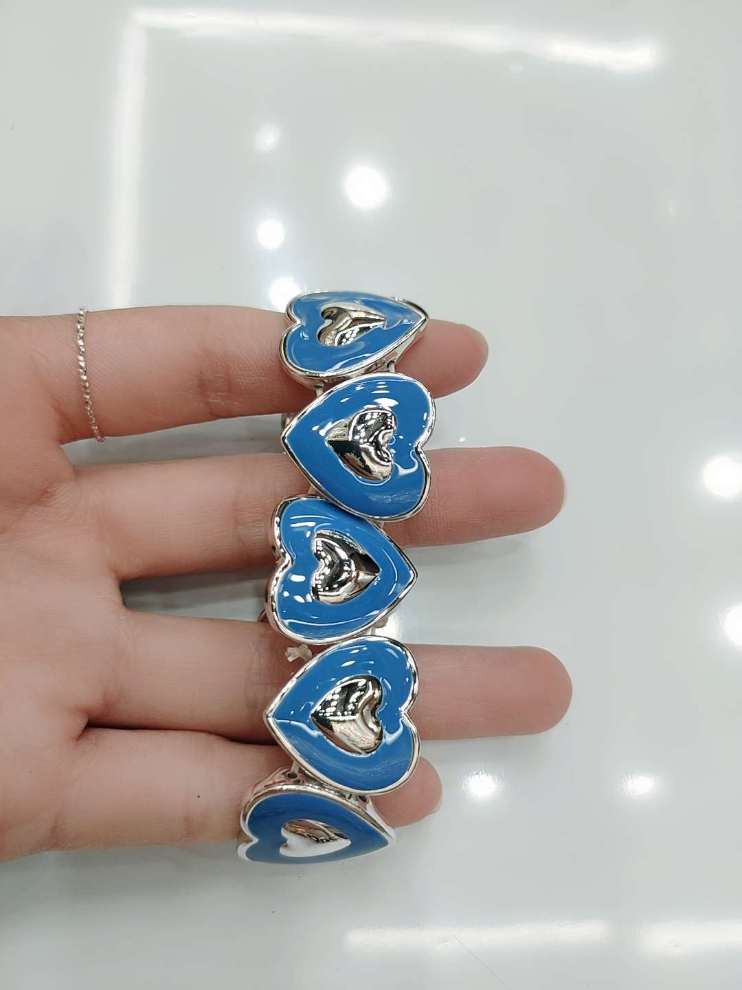 European and American creative and personalized metal color oil-dripping bracelet, trendy irregular elastic line bracelet details Picture
