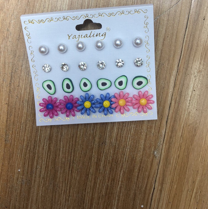 Stylish stud earrings set thumbnail