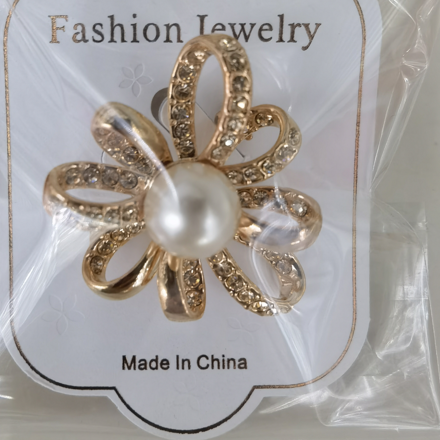Imitation pearl color diamond fashion brooch