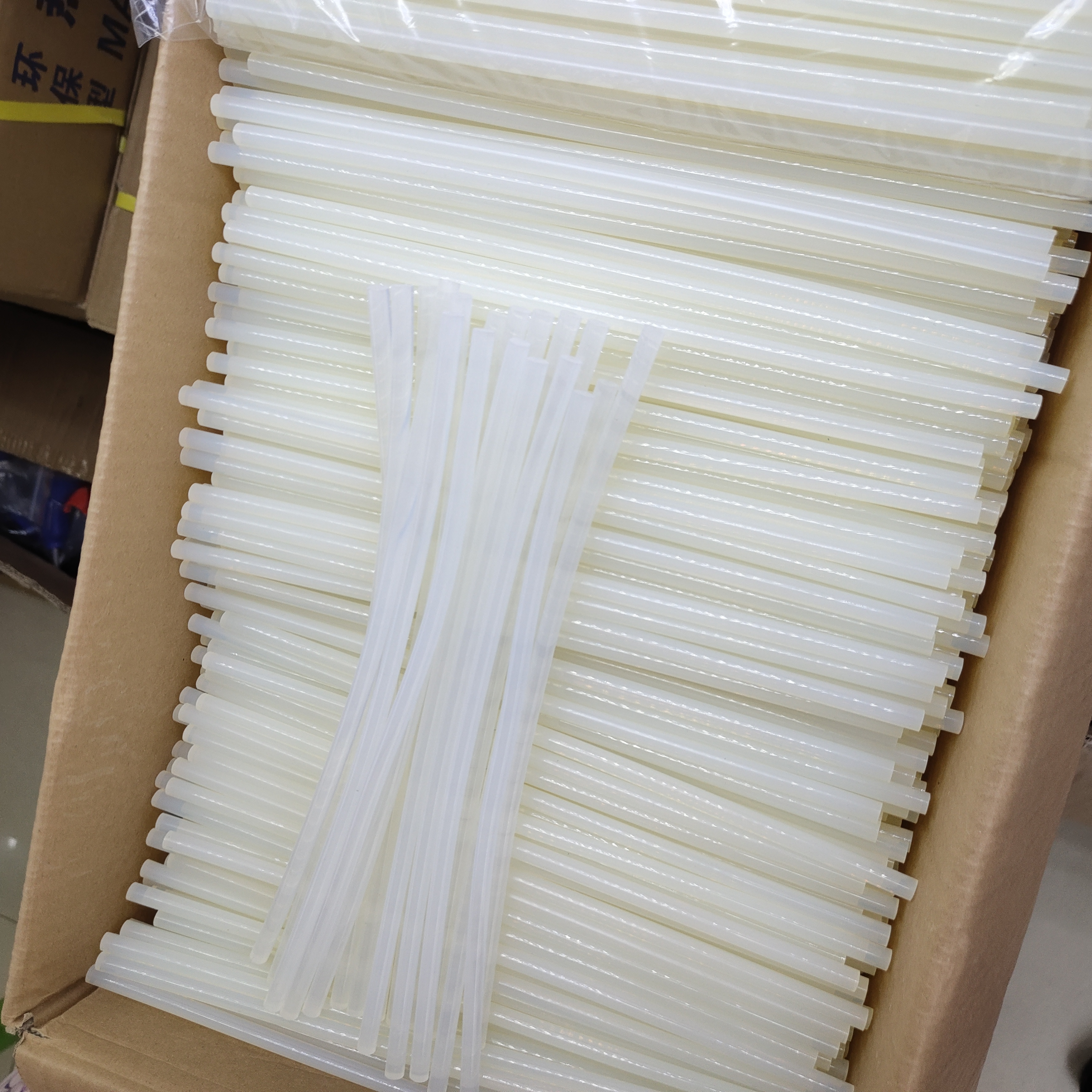 Hot melt adhesive stick, white transparent adhesive stick, 7mm - 11mm