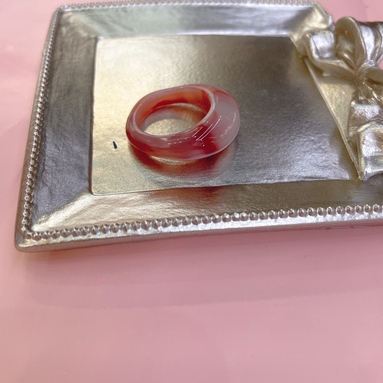 Cool little sister candy color resin ring female design sense retro niche acrylic index finger ring simple ring red thumbnail