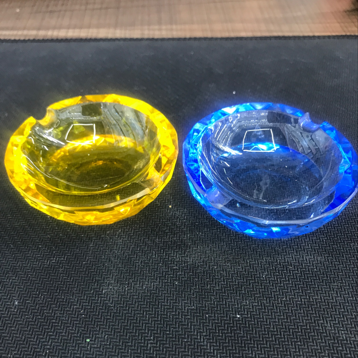 彩色水晶烟灰缸时尚家居好物水晶工艺品