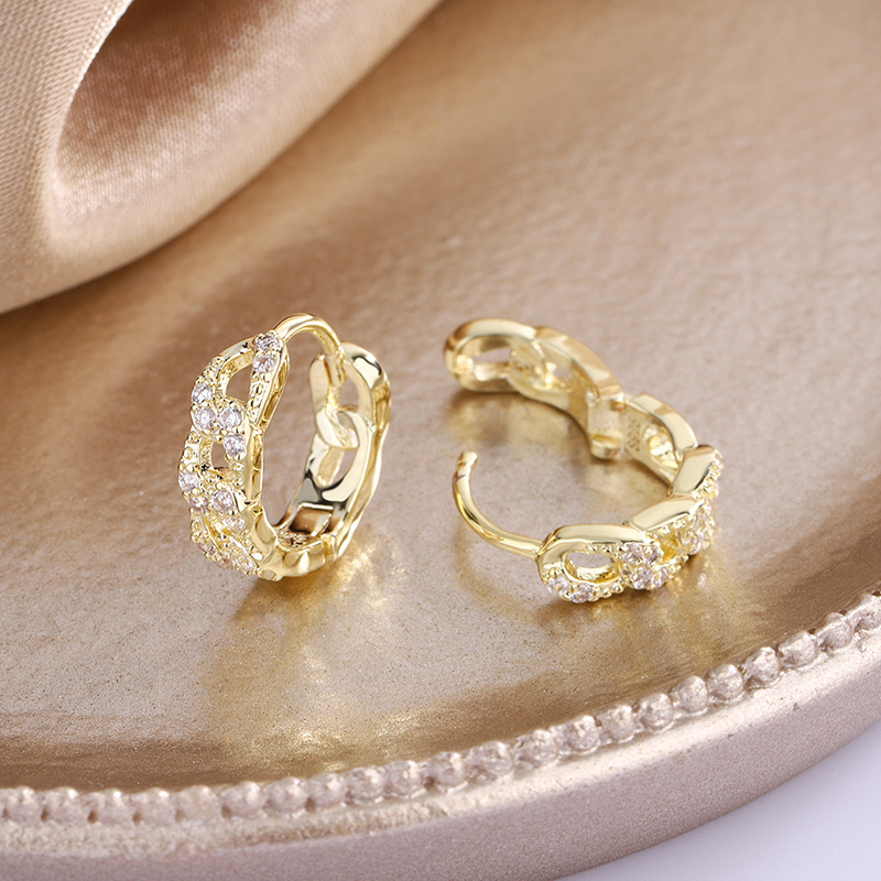 Simple European style fashion hollow diamond earrings personality temperament sweet metal ear loop ear buckle ear wholesale female thumbnail