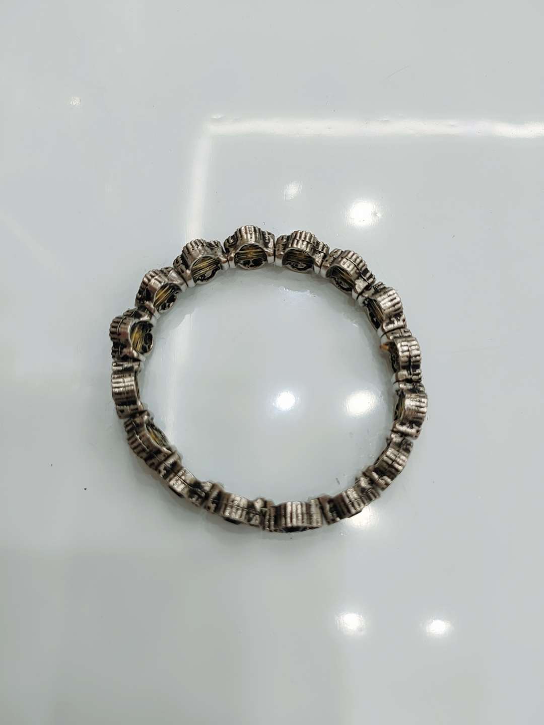 The retro, individualistic, light luxury and high-end style of the black diamond bracelet in ancient color is a trendy and cool style accessory for women's Instagram dinner parties Specification image
