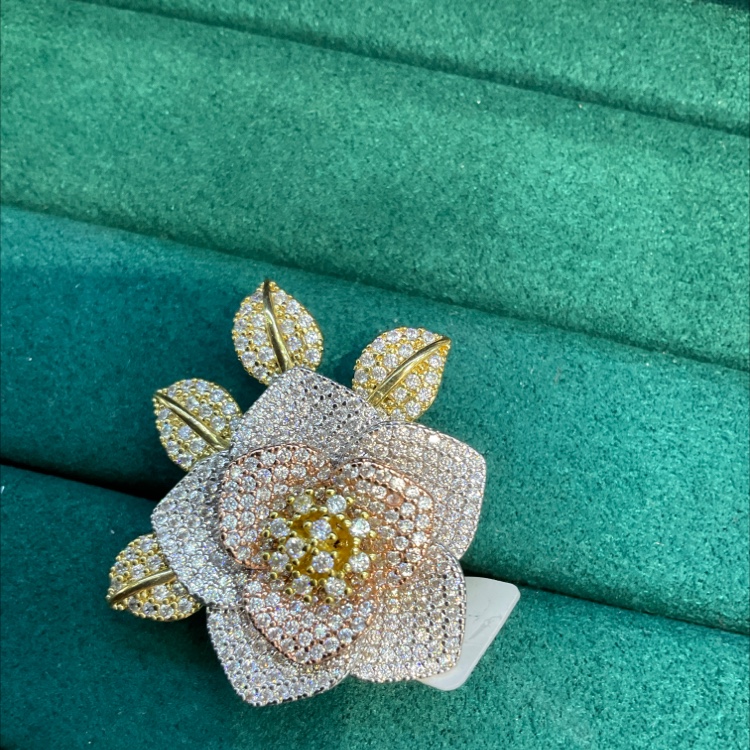 High quality fashion ring with micro-diamond setting