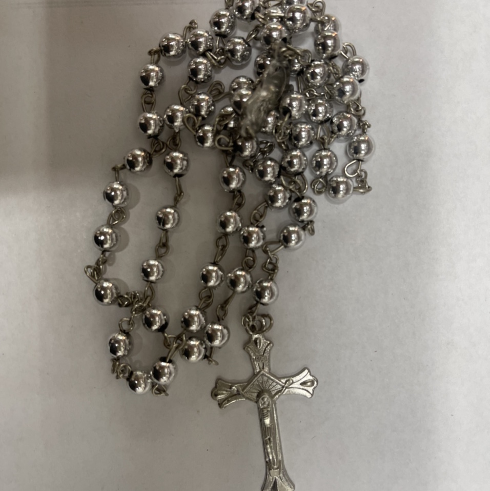 Curved necklace