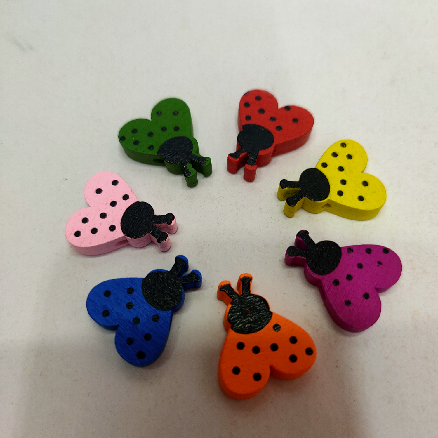 Manufacturers direct sales of wooden accessories small floating insects mixed house