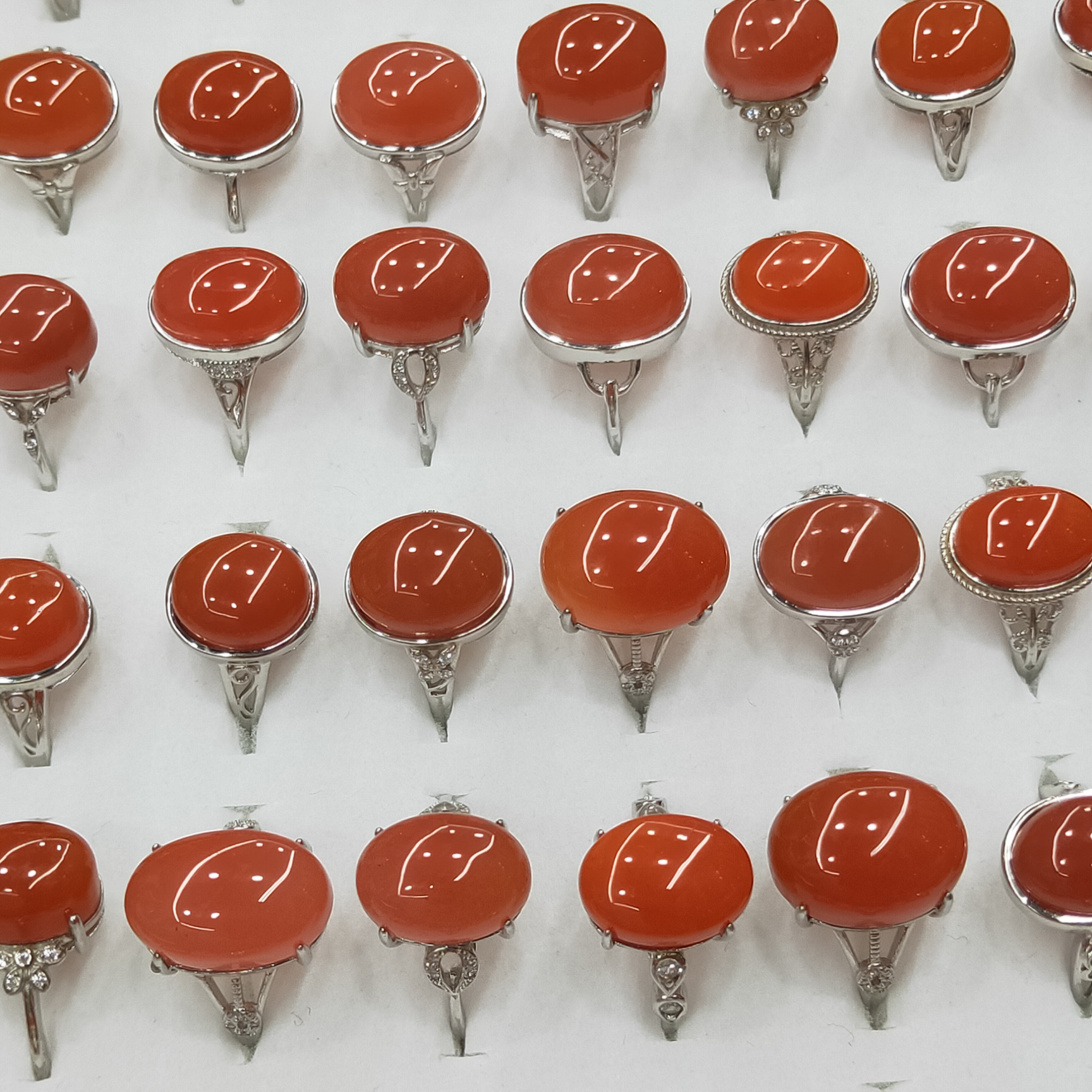 南红戒指，满肉满色，品质完美，大戒面，纯银镶嵌，圈口大小可调，批发价💰 55元一个
