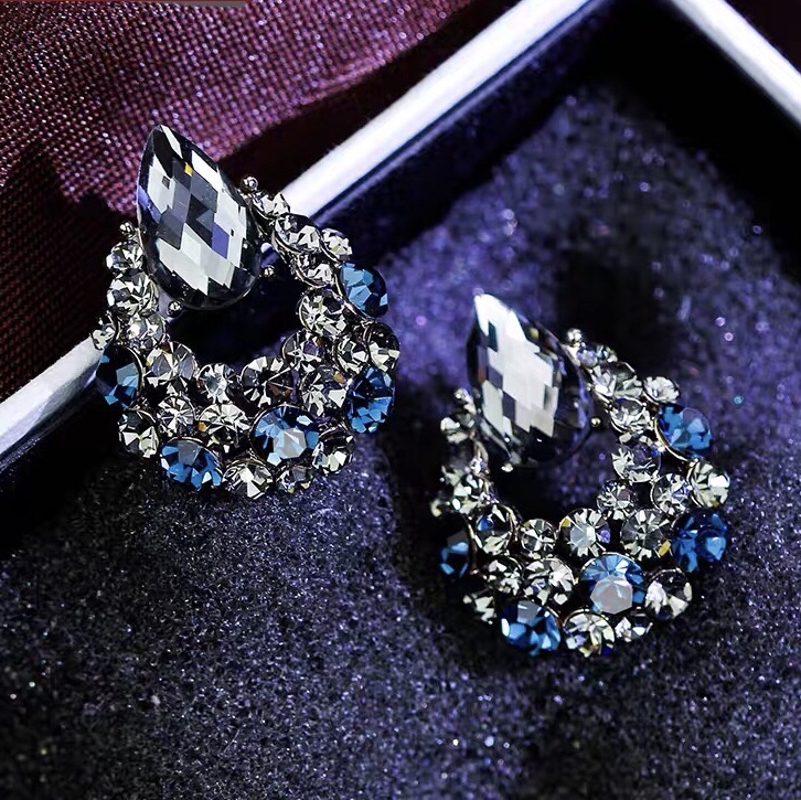 European and American fashion retro national style court Lolita earrings