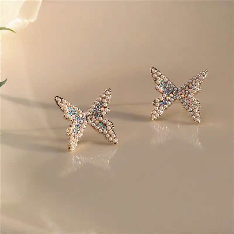 New simple, elegant, individual and exquisite butterfly sweet and girlish stylish stud earrings