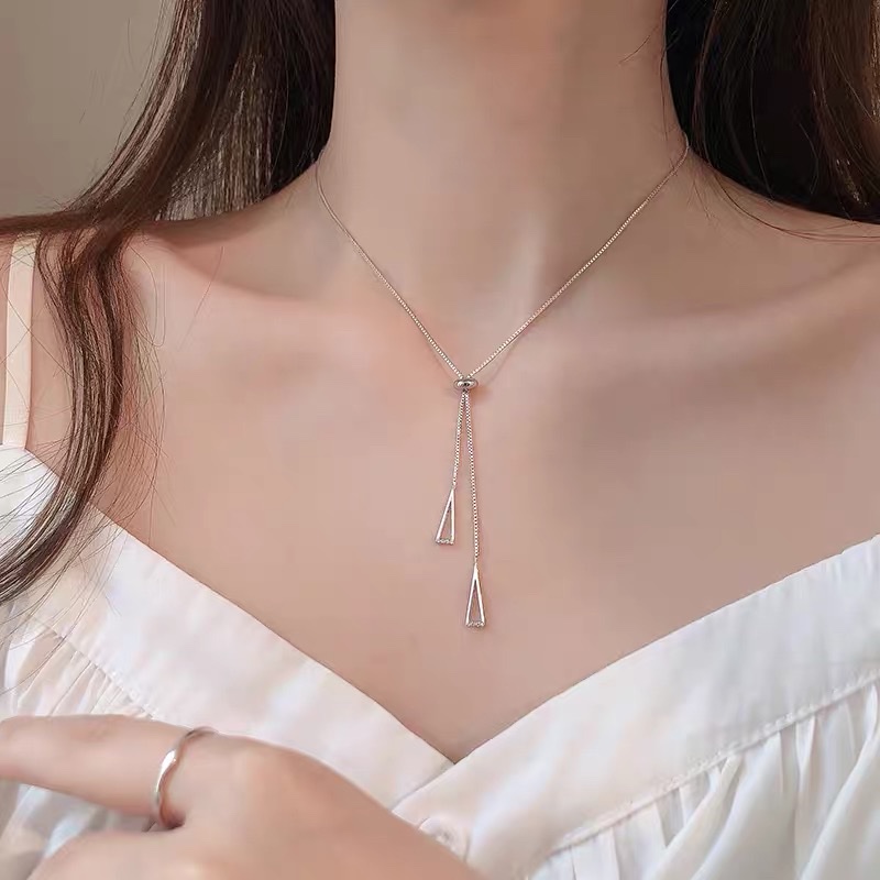 Elegant pendant titanium steel necklace, women's light luxury niche collarbone chain, personalized accessory 6 Application Scenario