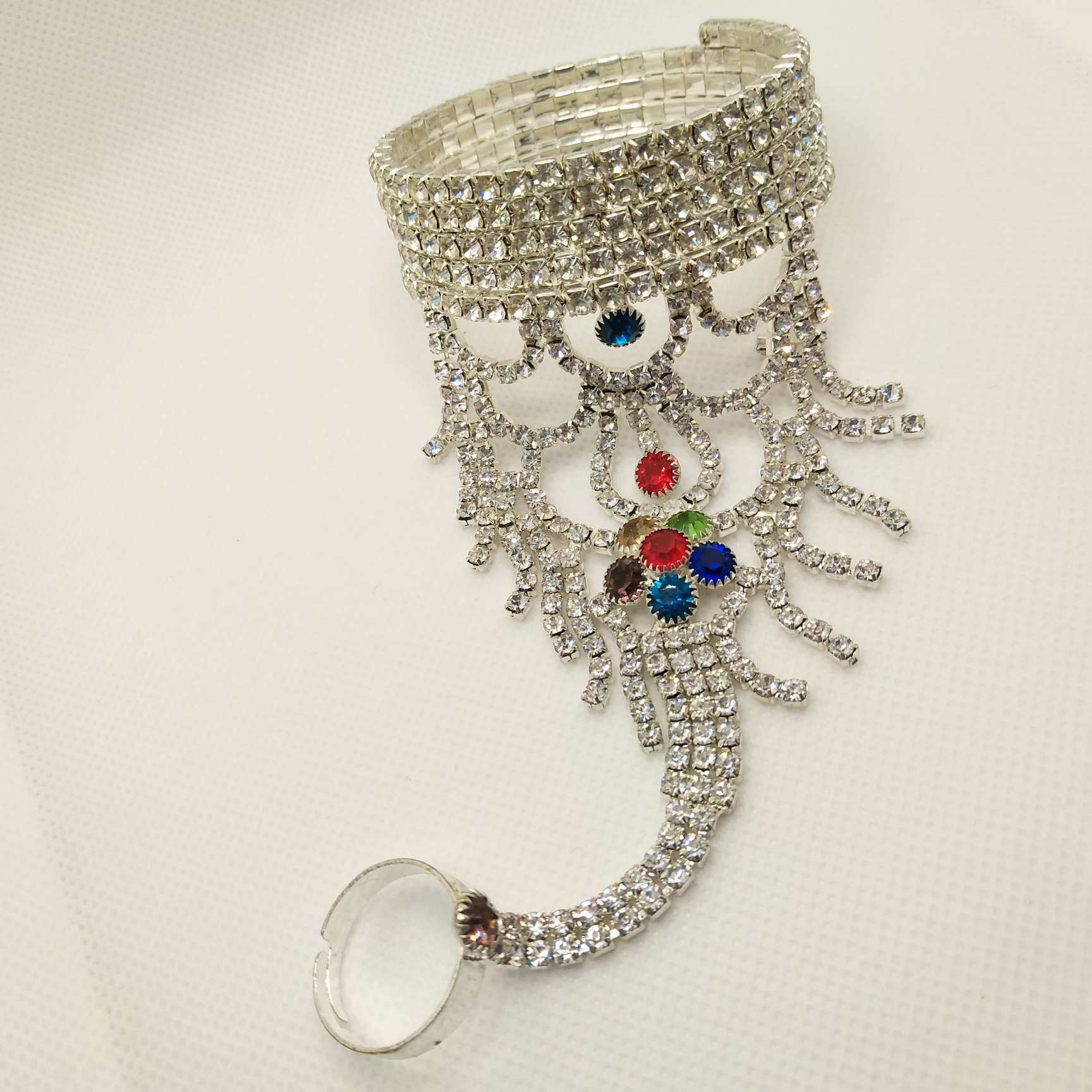 Factory direct sales of bracelets, cross-border e-commerce, popular European and American accessories, Korean version hand back chains details Picture