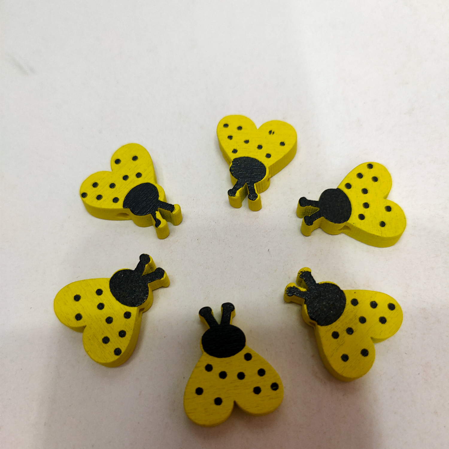 Manufacturers direct sales of wooden accessories small floating bug yellow