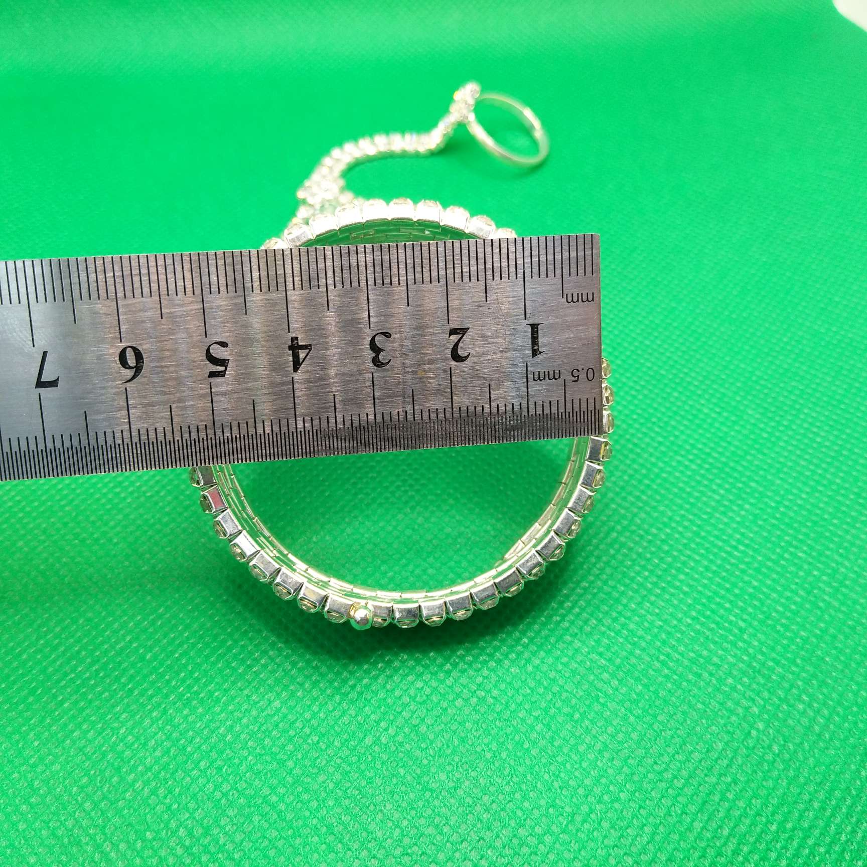 Factory direct sales of bracelets, cross-border e-commerce, popular European and American accessories, Korean version hand back chains Item Picture