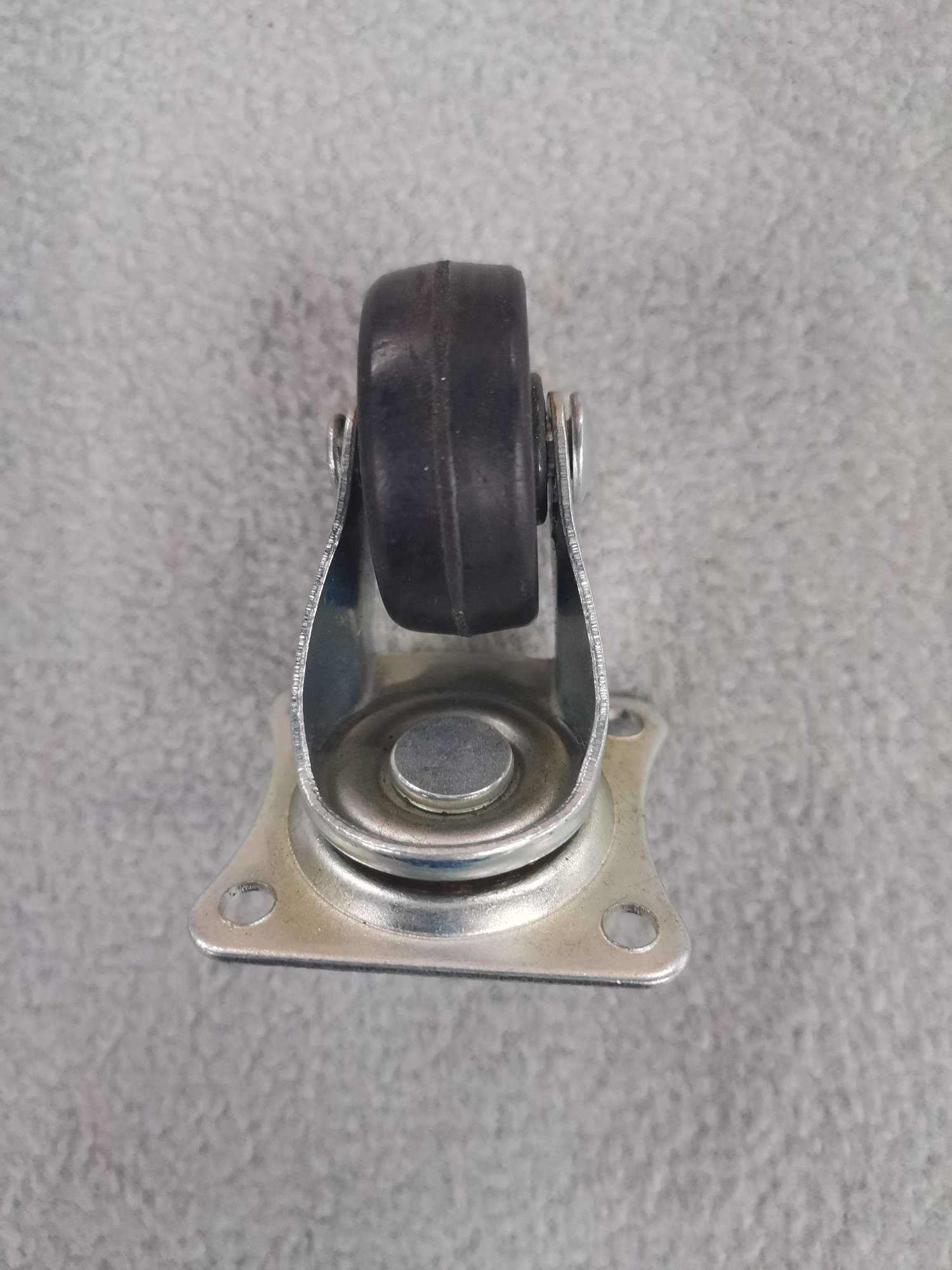 1.25-inch black rubber swivel wheels Specification image