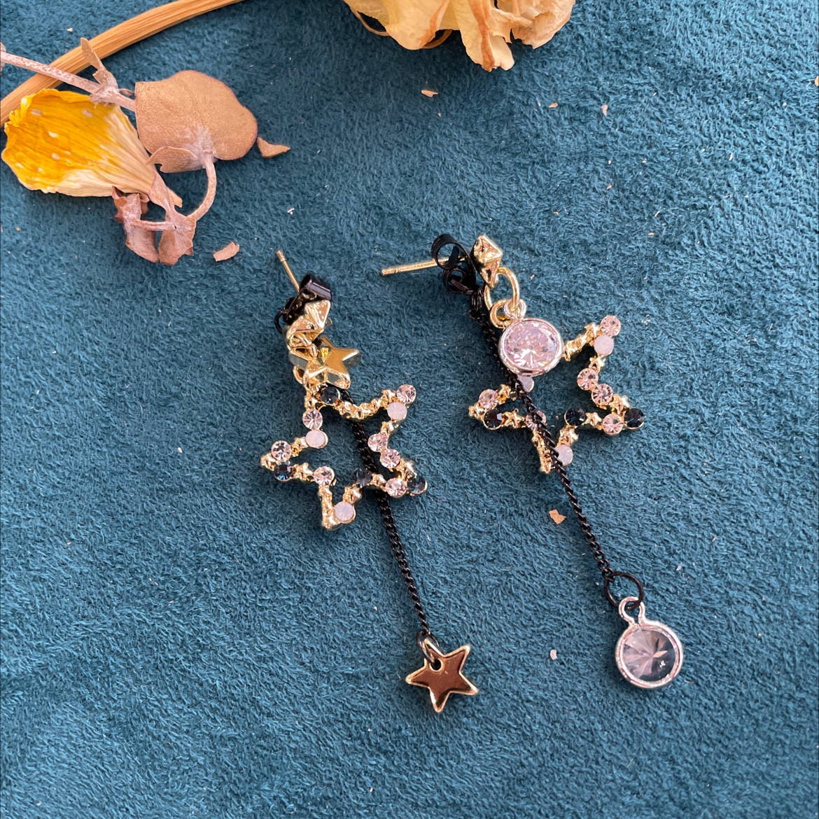 New Korean-style fashionable star pendants, elegant earrings, high-end accessories, earrings and stud earrings from Yudie details Picture