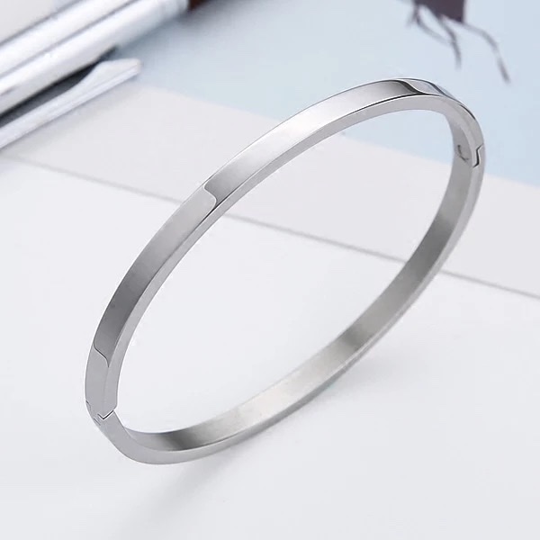 Titanium steel non-fading, light luxury, simple, fashionable, trendy, versatile, retro and cold style bracelet 4 details Picture
