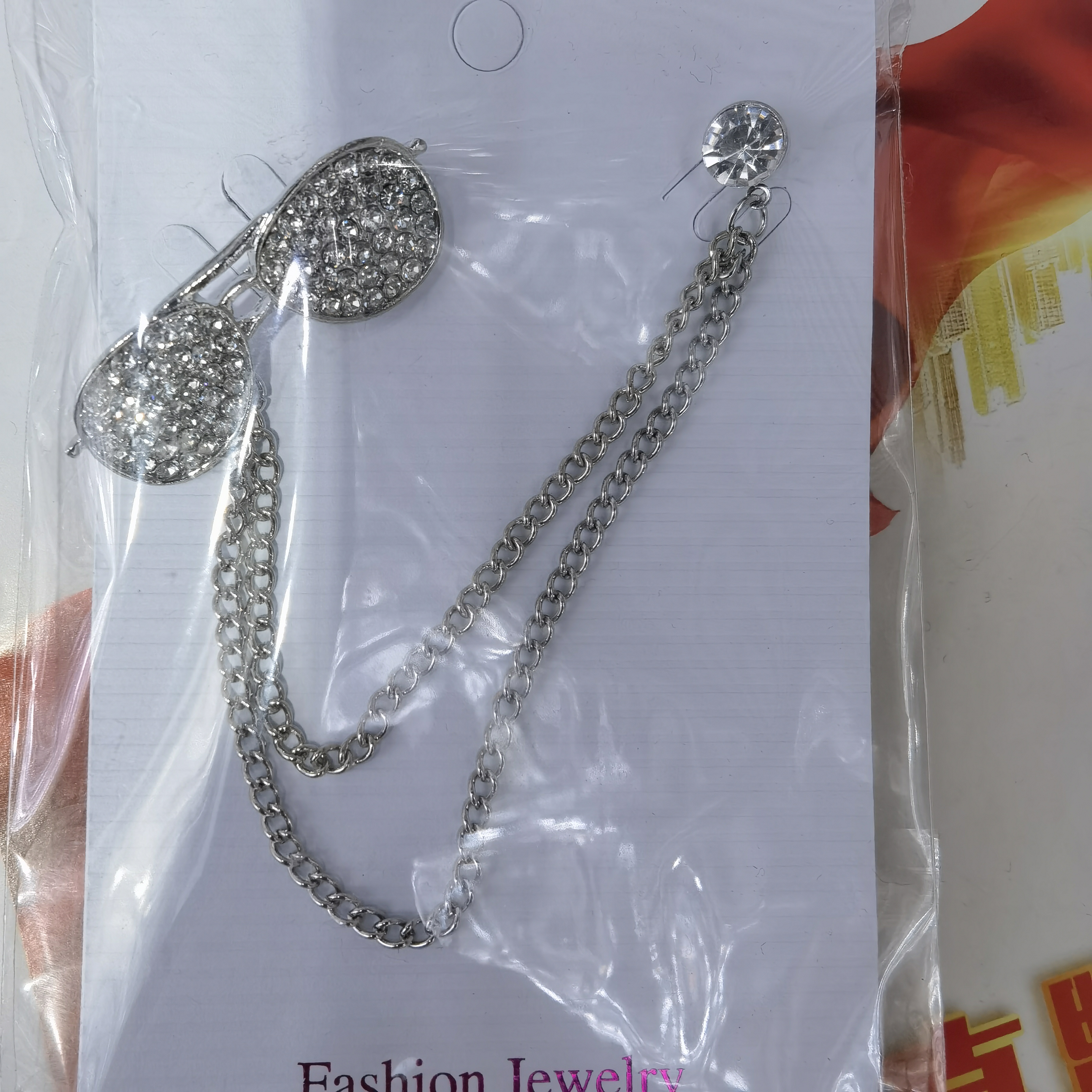 Men's suit accessories with chain glasses