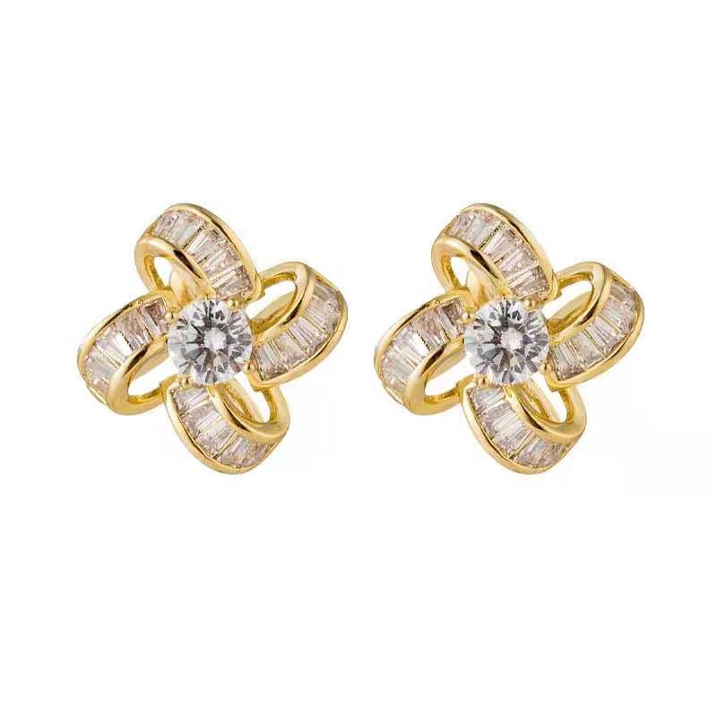 锆石镶嵌耳钉韩系图