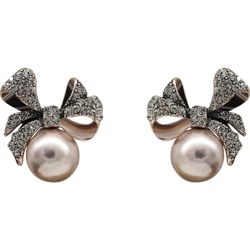 The classic Hong Kong-style Hepburn fashion star's luxurious and stylish earrings are a must-have for banquets Specification image
