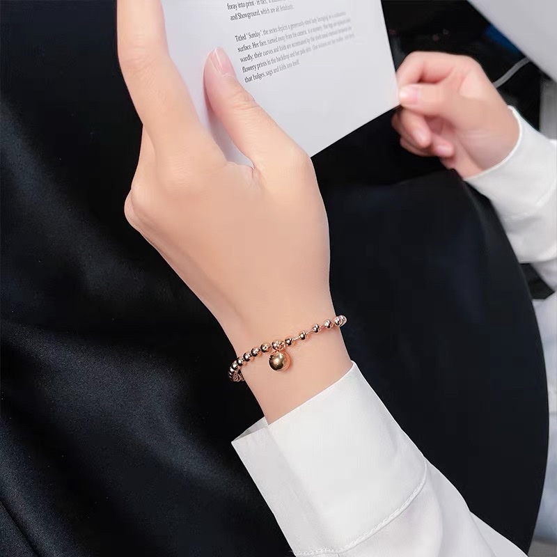 Popular online celebrity best-selling accessory, niche design, versatile, cold style, heart-shaped titanium steel bracelet for women Specification image