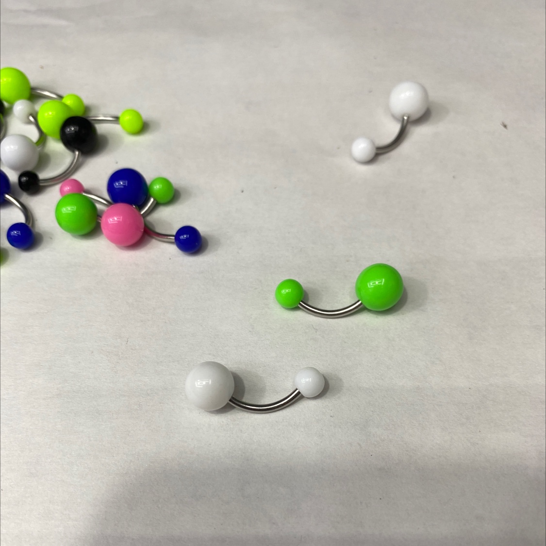 新款穿刺饰品潮流气质畅销款实色亚克力不锈钢肚脐钉饰品细节图