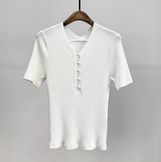 针织衫钮扣白色