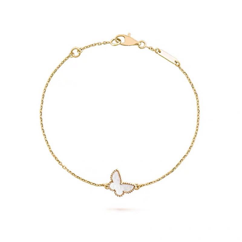 A popular online celebrity accessory with a niche design and versatile design - a butterfly shell titanium steel bracelet for women