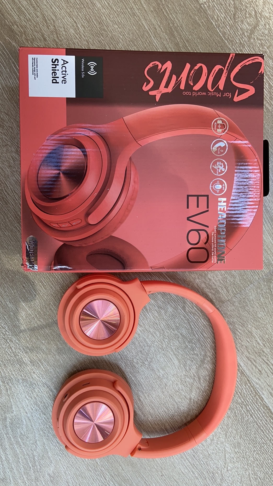EV60 Bluetooth headphones with Bluetooth, card insertion and audio recording Application Scenario
