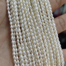 2-3mm精选米型白色淡水珍珠项链 半成品diy锁骨链手链散珠女