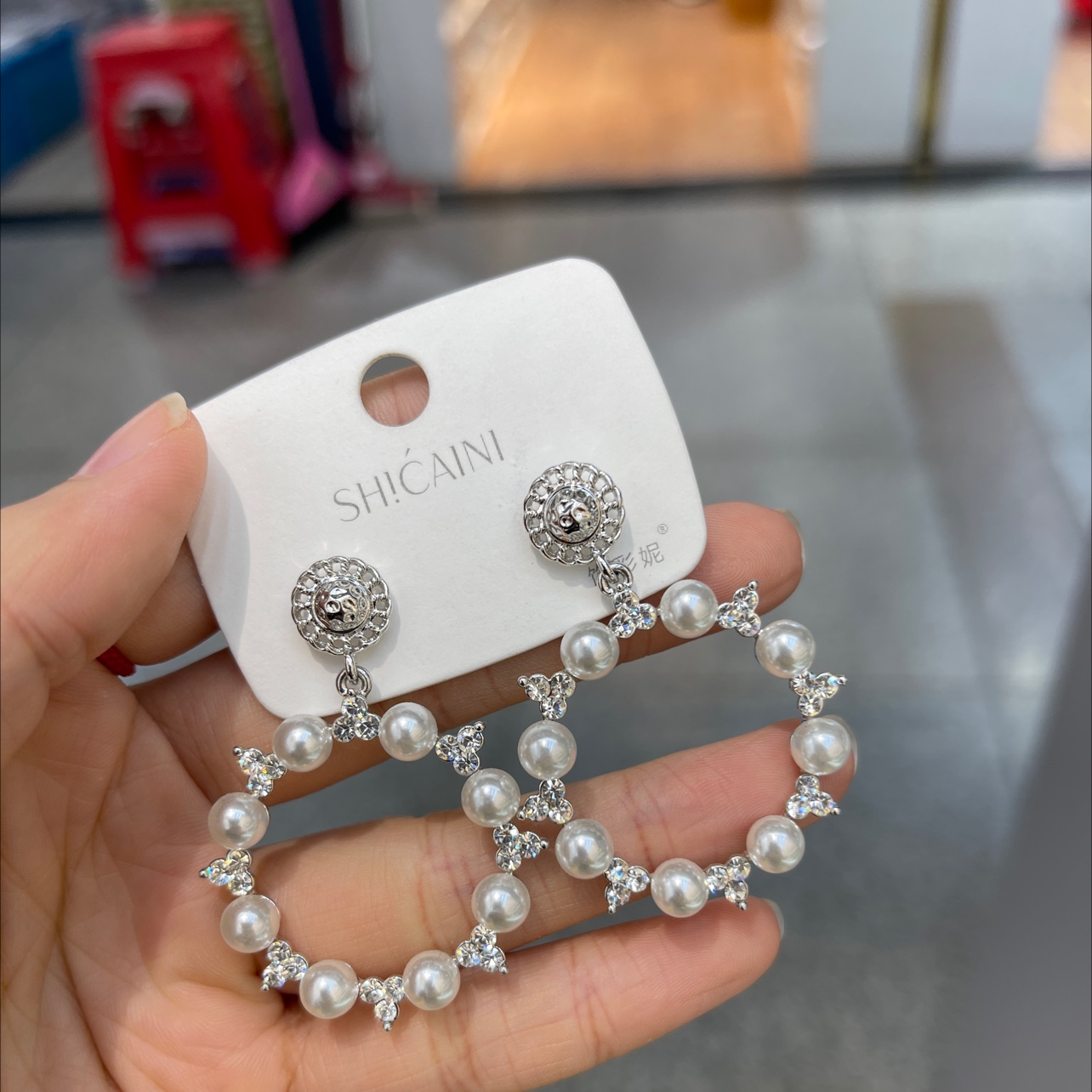 Pearl round earrings