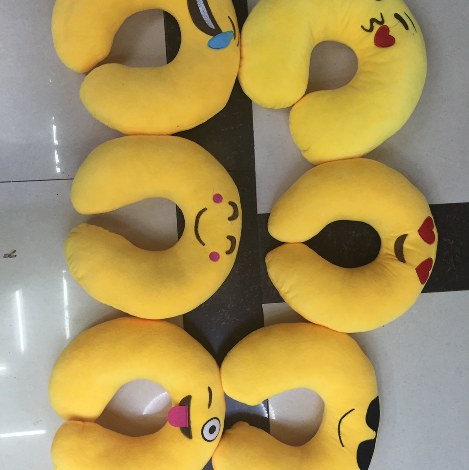 Expression U-shaped pillow