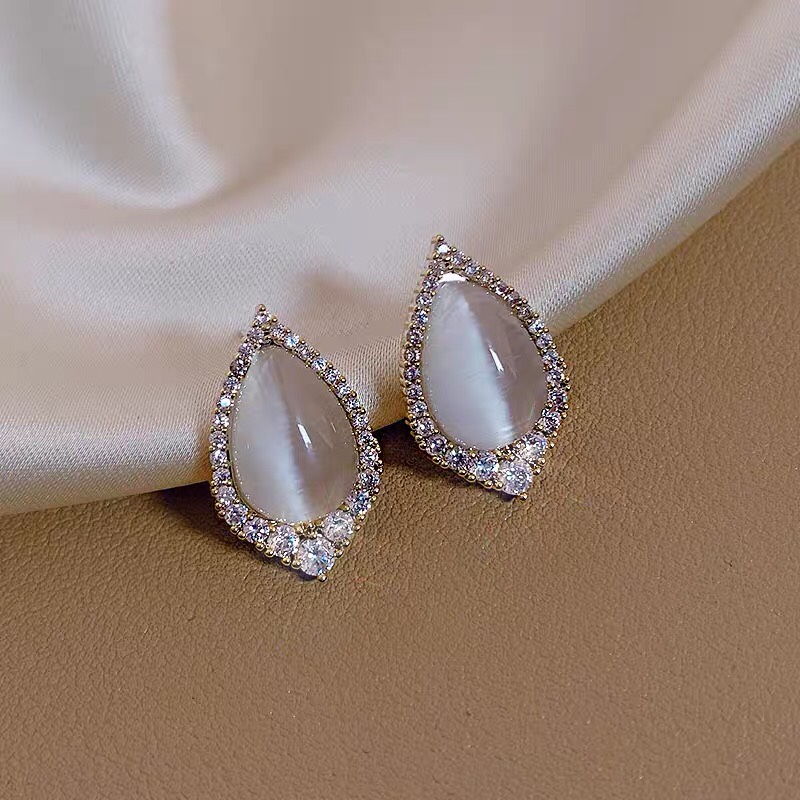 新款韩版潮流时尚百搭高级感猫眼耳钉