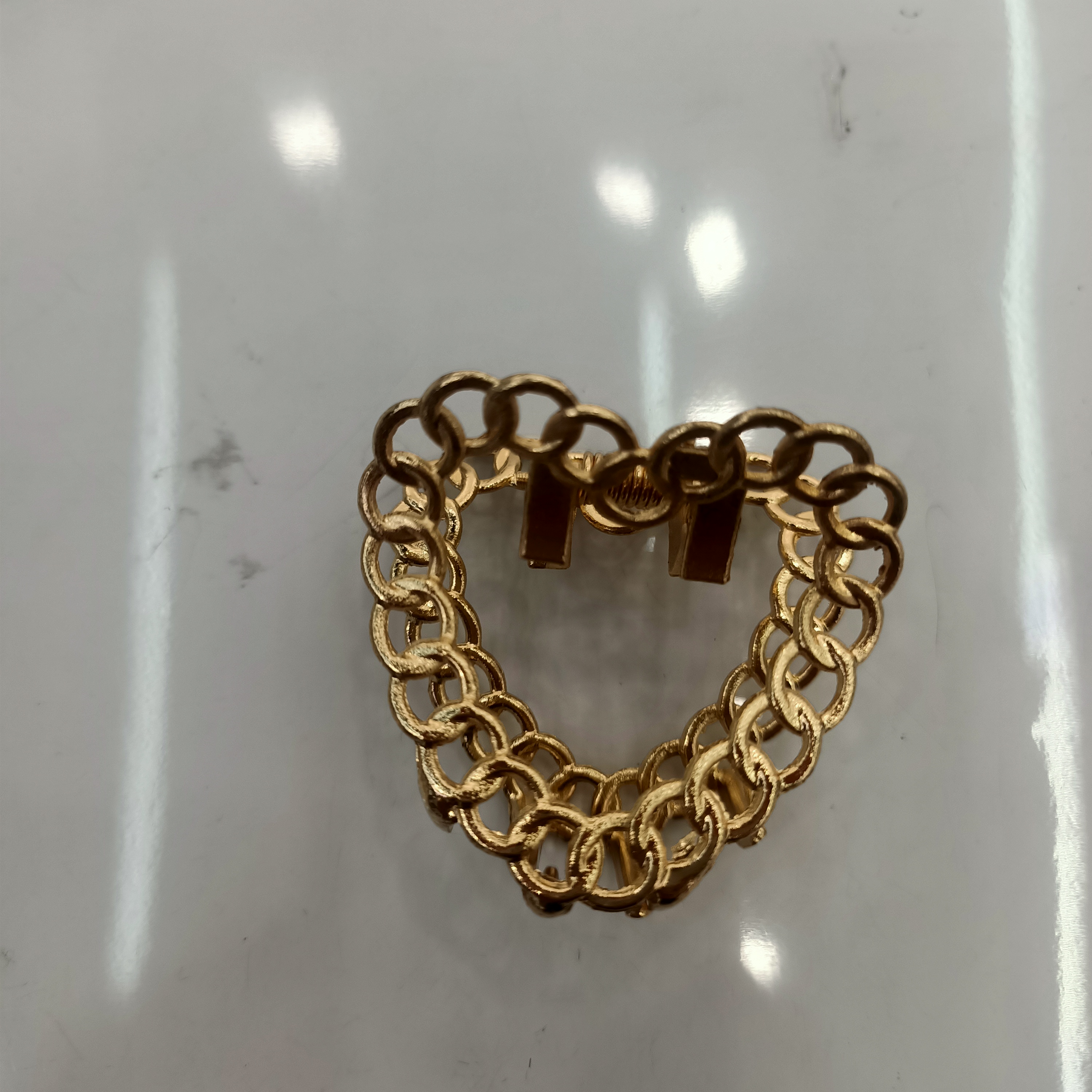 Heart chain claw