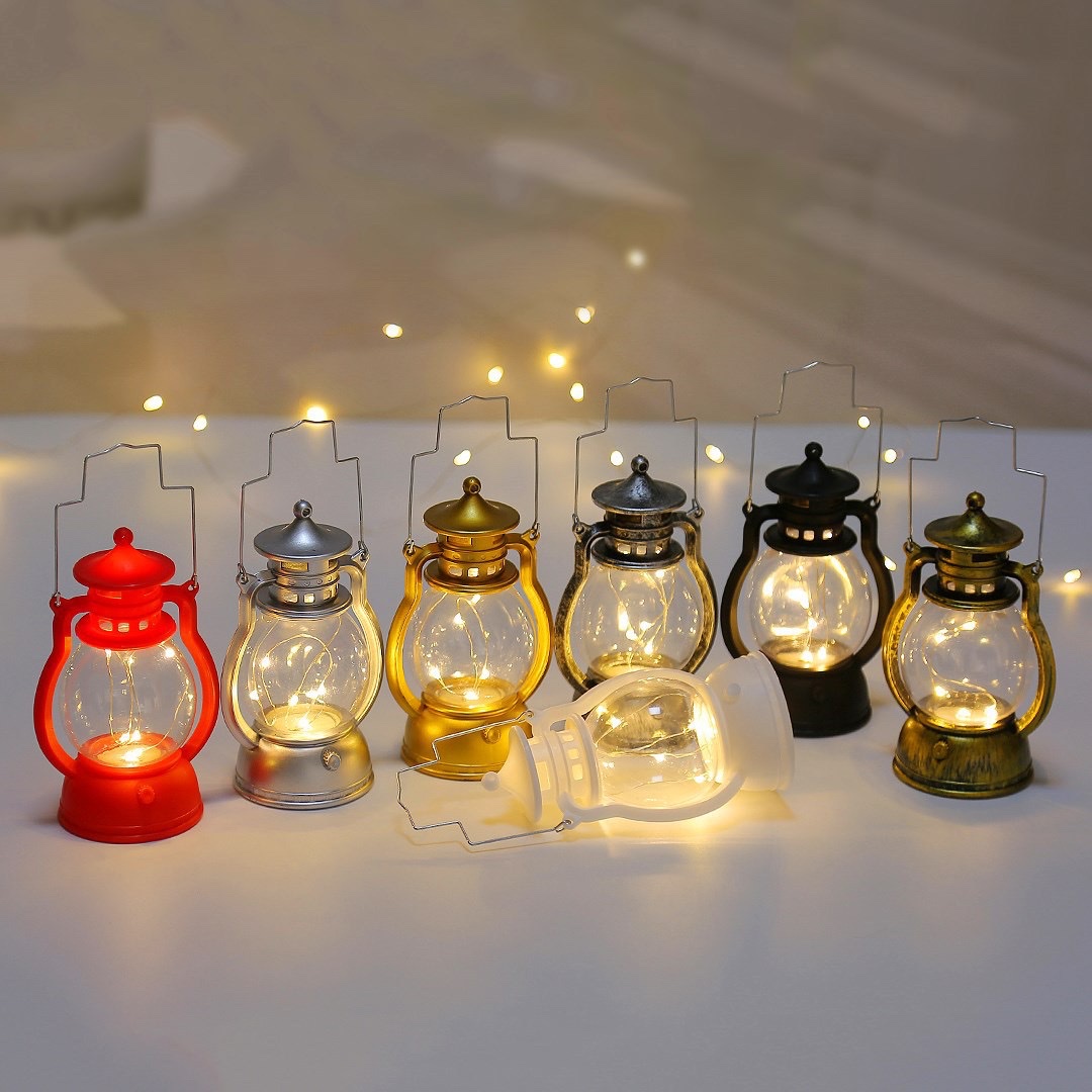 Christmas retro small oil lamp, electronic candle lamp, LED small horse lantern, creative decorative display, gift wind lamp, white wick details Picture