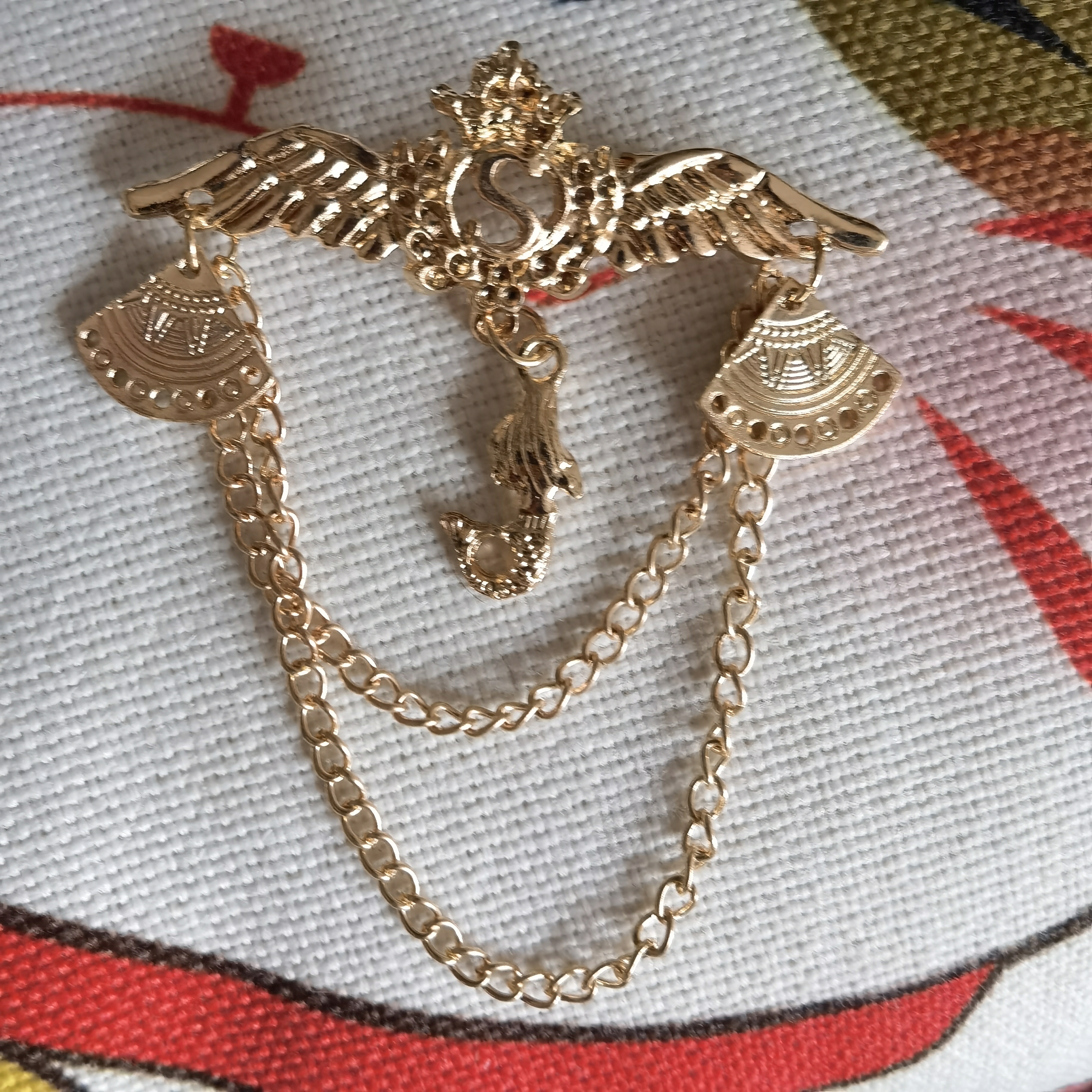 Men's suit accessories with chain wings