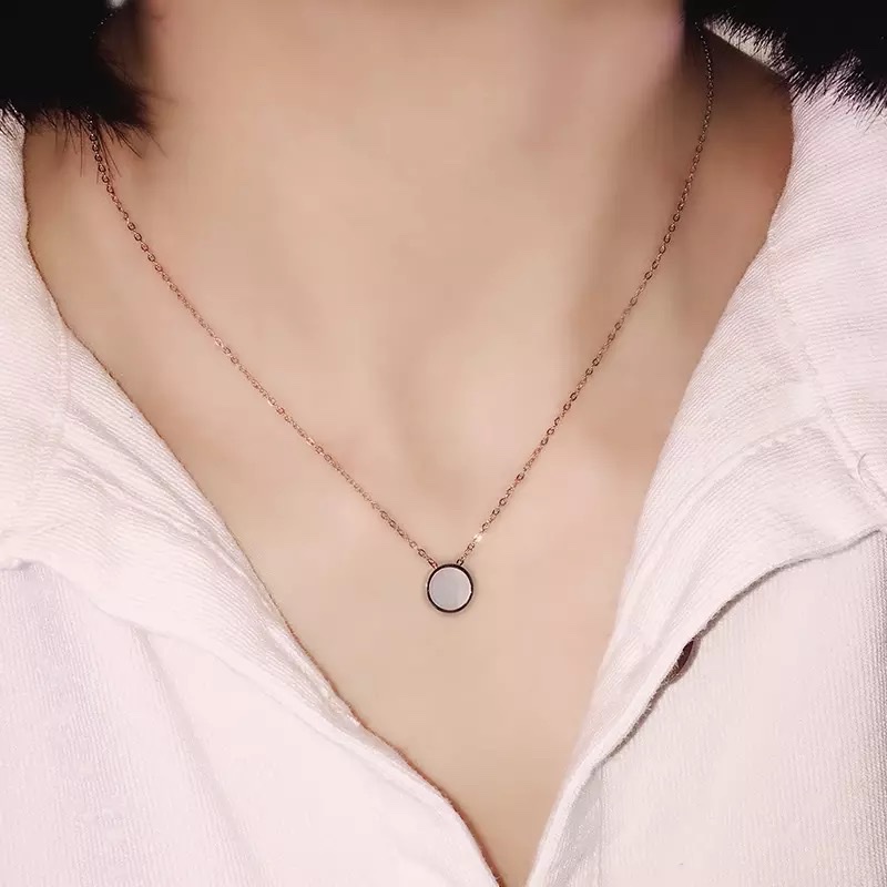 Elegant pendant titanium steel necklace, women's light luxury niche collarbone chain, personalized accessory 10 details Picture