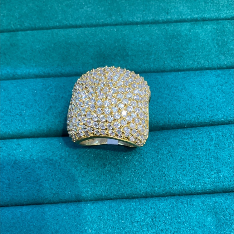 Luxury ring with micro-diamonds