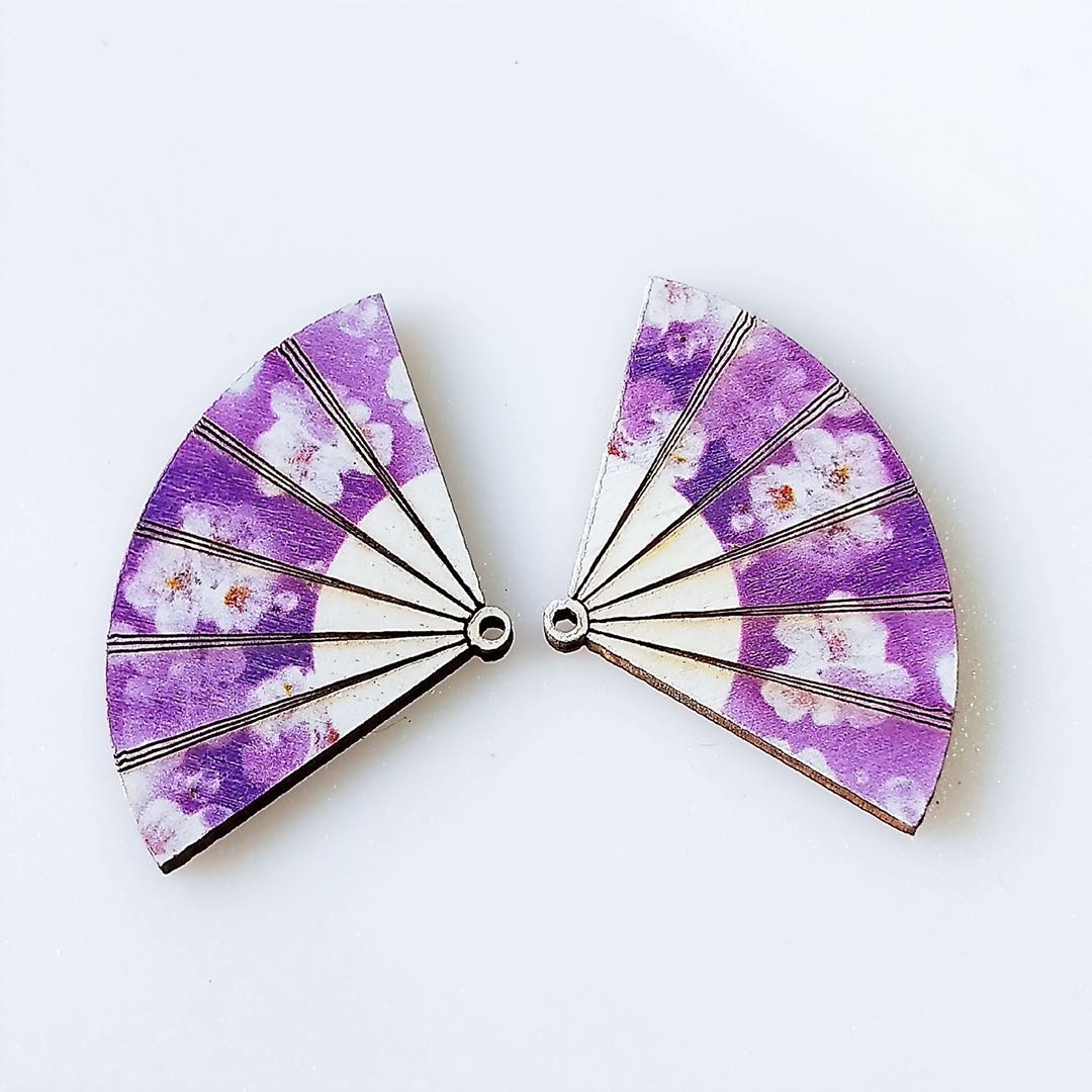 Wooden printed fan earrings necklace accessories detail image 3