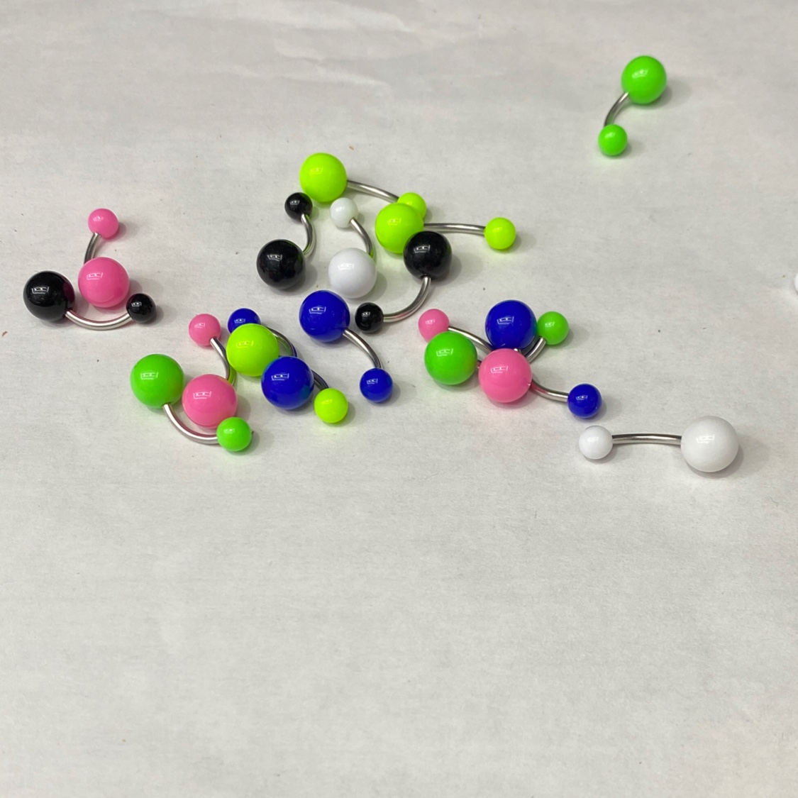 新款穿刺饰品潮流气质畅销款实色亚克力不锈钢肚脐钉饰品