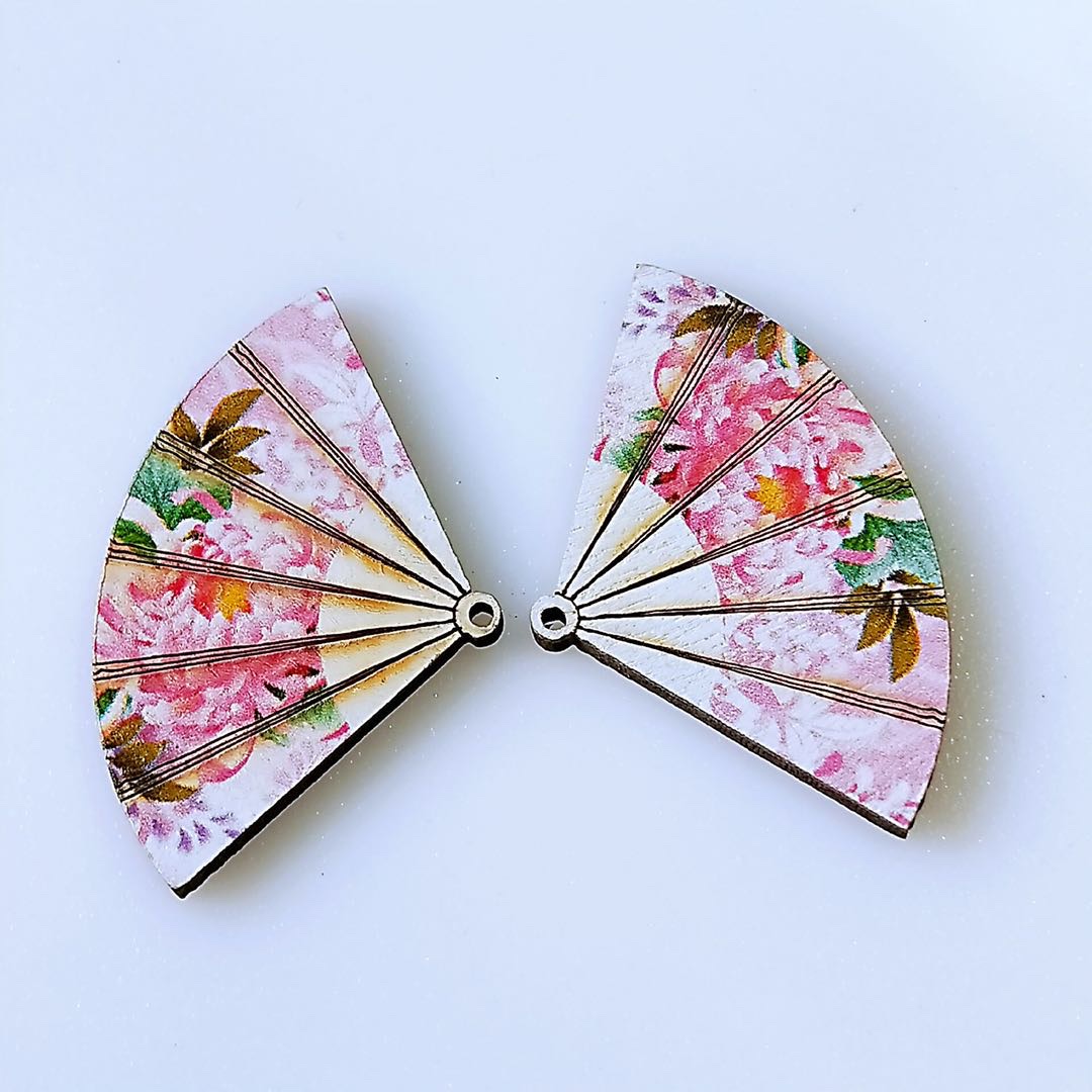 Wooden printed fan earrings necklace accessories detail image 4